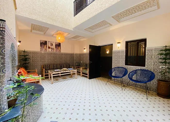 Riad Privé , Jacuzzi, 2 min Jemaa El Fna