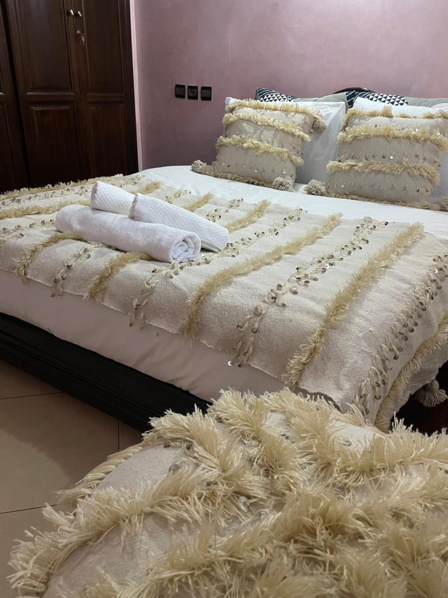 Two-Bedroom Apartment,1531223077:JPEG