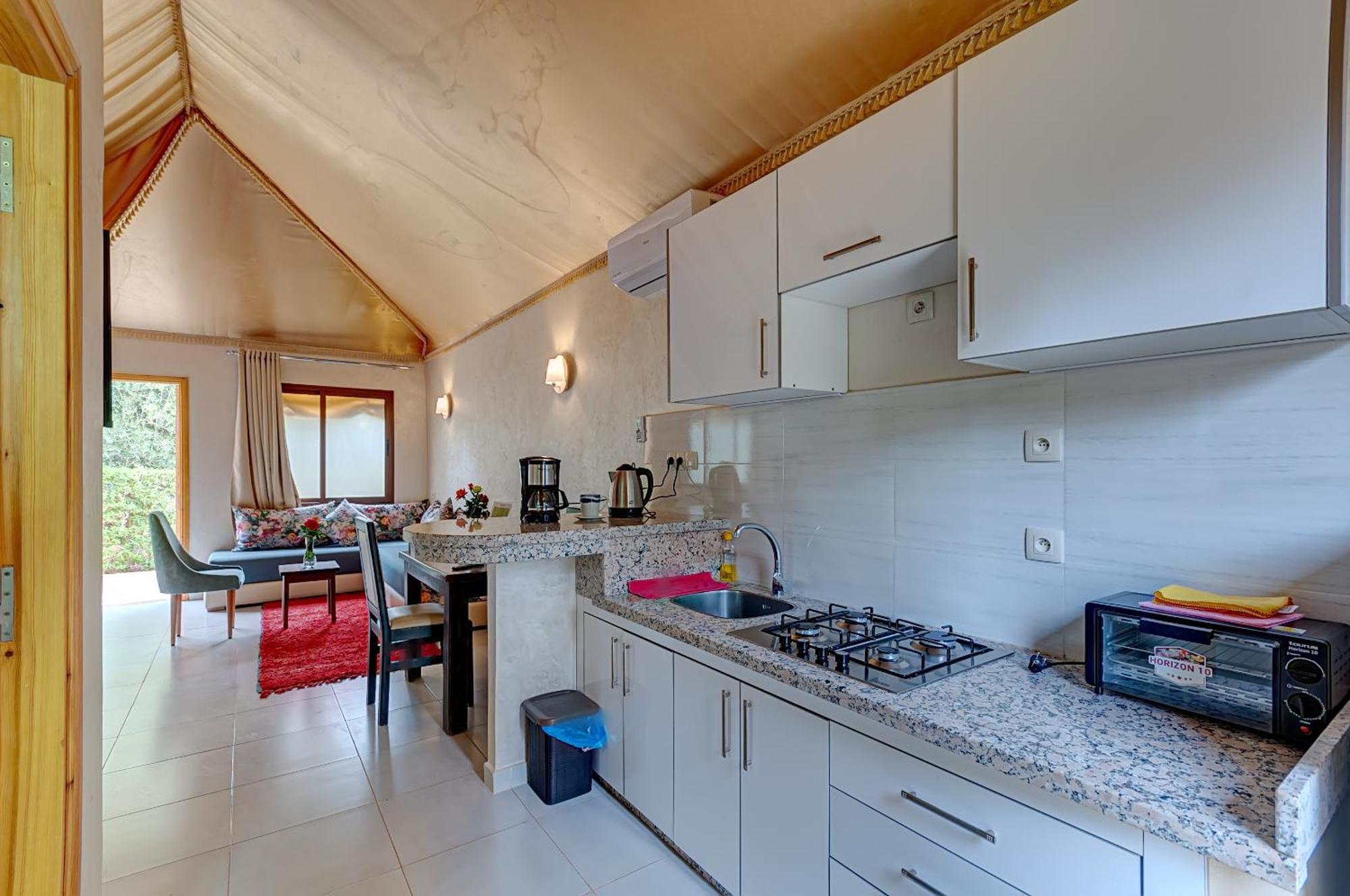Deluxe Bungalow