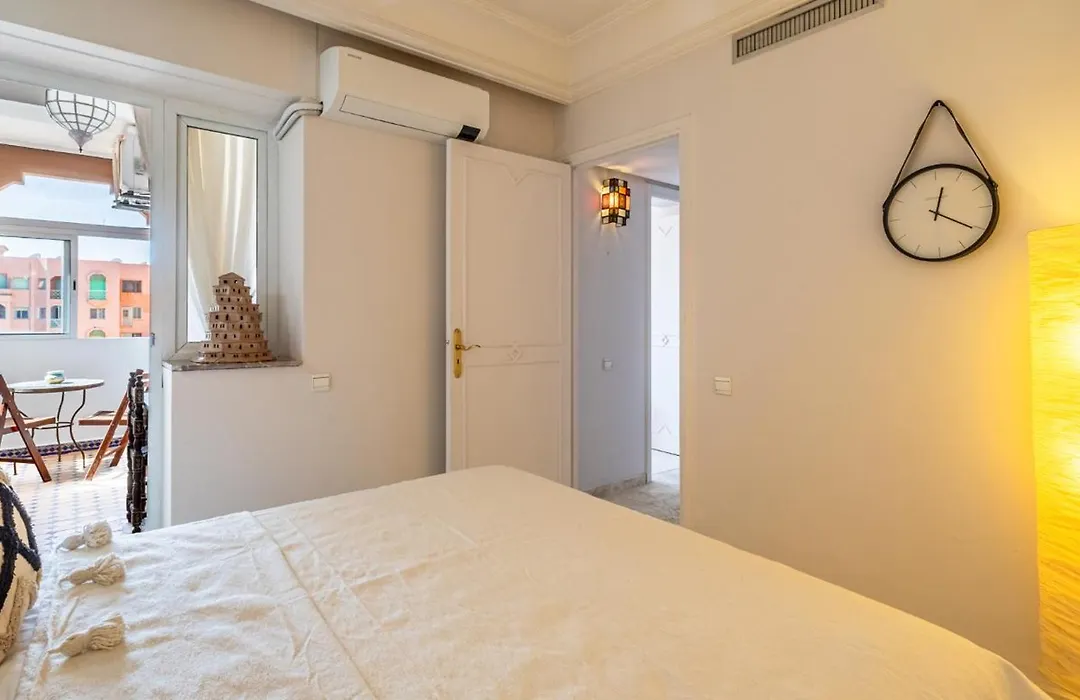 Charming 2-Bed Oasis Pool View-1