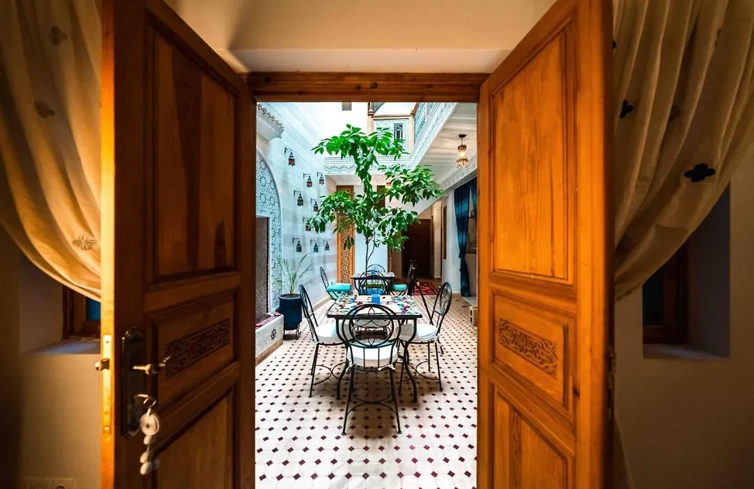 Riad Kiyanjana-1