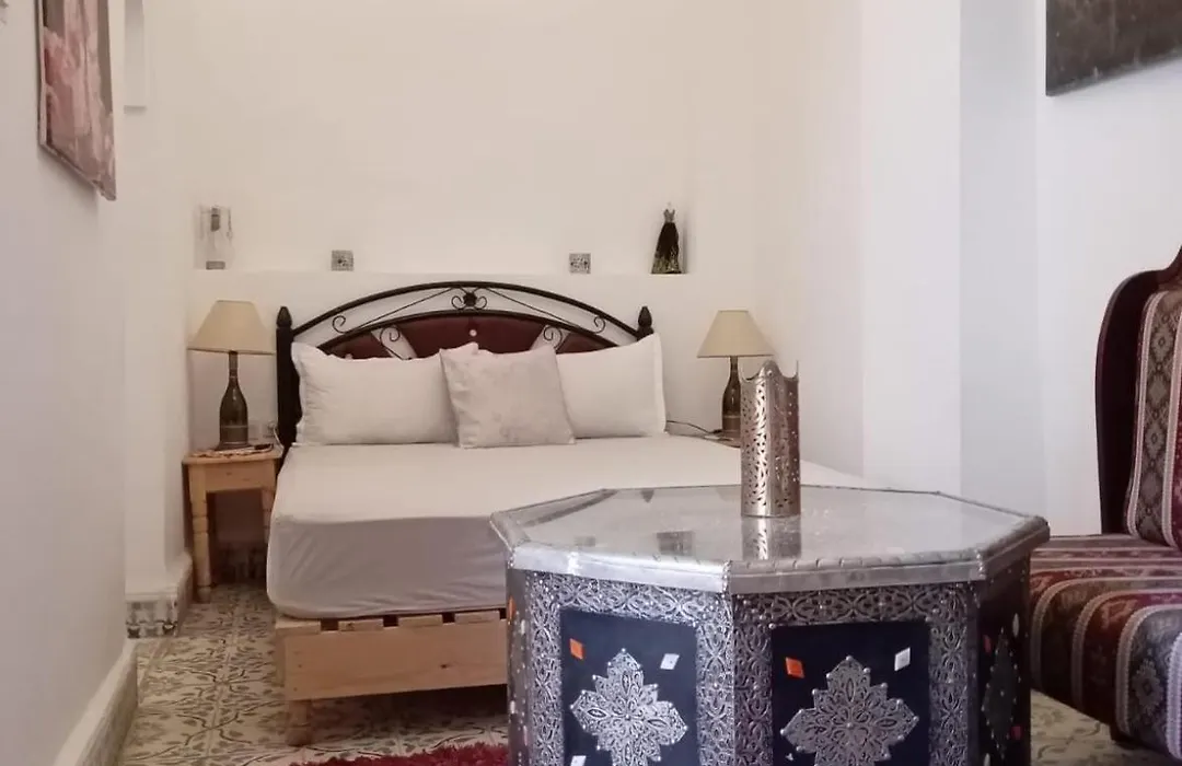 House Miss Rose-1