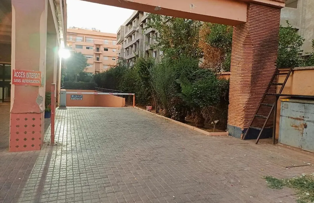 Family Apartment With Pool-1