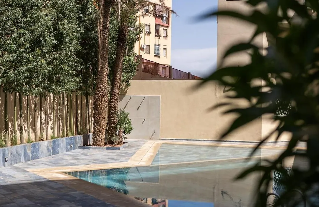 Havre Moderne & Lumineux Piscine Clim-1