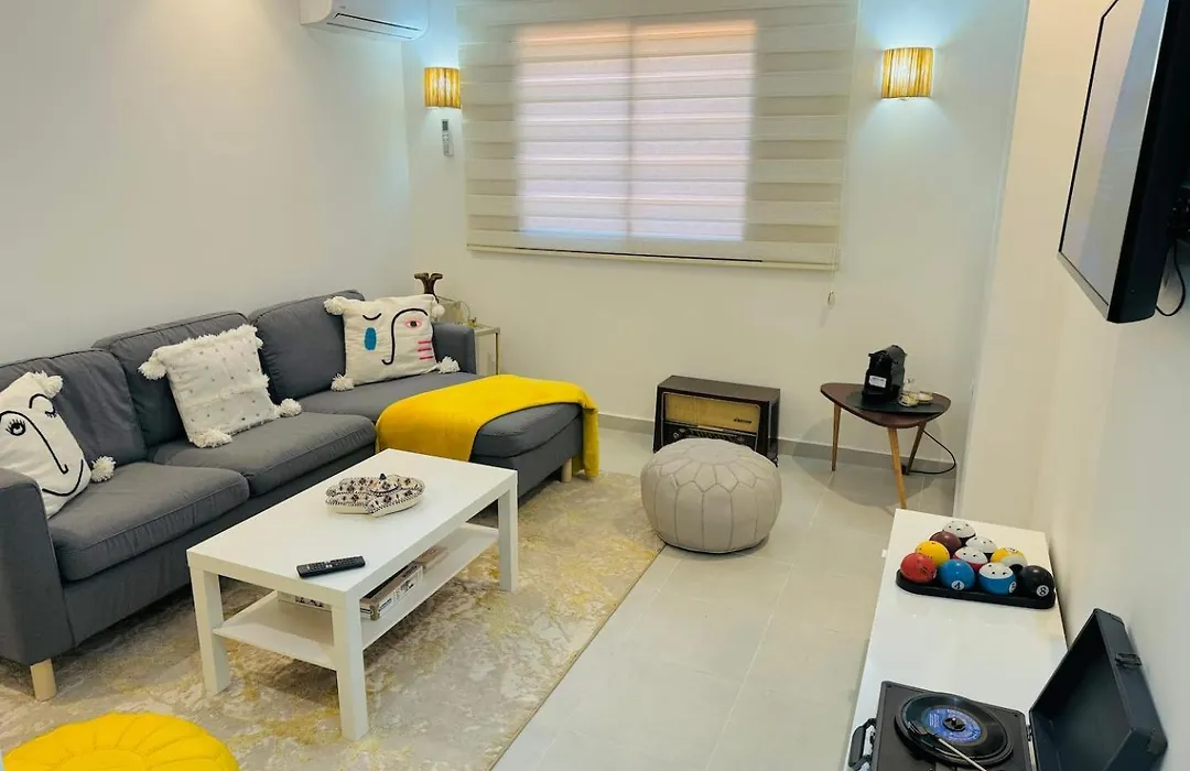 Jardin Yves Appartement 2 Chambres Chic & Parking-1