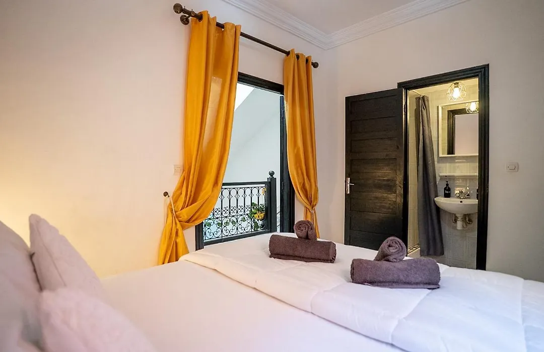 Riad Lalla Aicha -Piscine & 3 Suites Climatisees-1