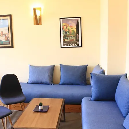 Comfy Colonial Apartments-3