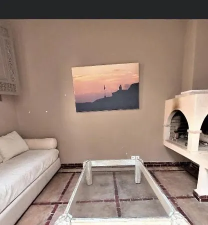Riad privatisé jusqu a 5 personnes a 5 minutes place jemma El fna loué avec ménage et petit déjeuner compris-3