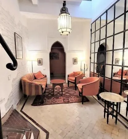 Riad privatisé jusqu a 5 personnes a 5 minutes place jemma El fna loué avec ménage et petit déjeuner compris-3