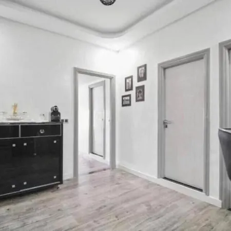 Magnifique Appartement En Plein Centre Ville-2