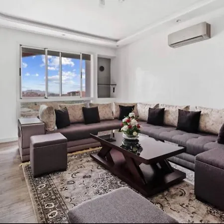 Magnifique Appartement En Plein Centre Ville-2