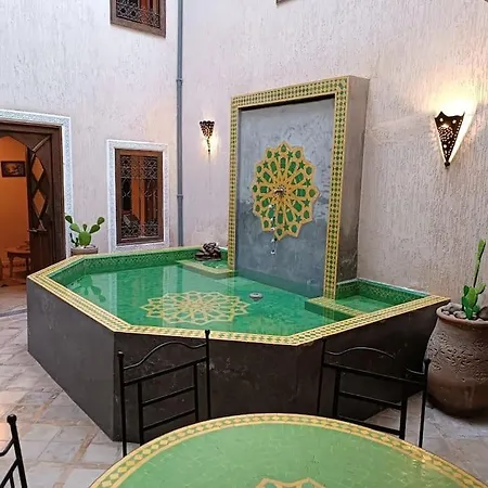 Riad Privatise 3 Chambres 6 Personnes Place Jemma El Fna-2