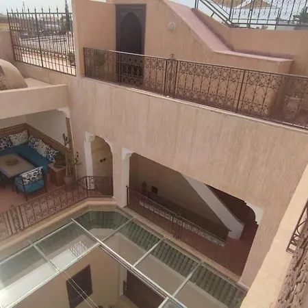 RIAD DAR NAAI Privatif 3 Chambres 6 Personnes Place Jemma El Fna-2