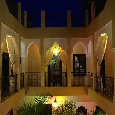 Riad en Exlusivité à 5min de la place jamaa el fna-3