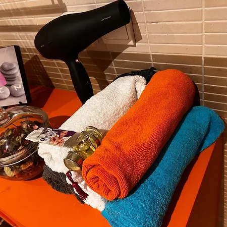 Magnifique Appartement Spacieux Confort Propre Familial 2 Chambres Salon Et Salle A Manger A 20Mn A Pied De Place Jemaa El Fina 4 Piscines Dans Espace De Golf A 12 Mn En Voitures L Entree Est Gratuit Pour La Clientele Ouvert Entre 10H Et 20H-3