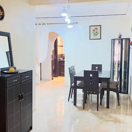 Magnifique Appartement Spacieux Confort Propre Familial 2 Chambres Salon Et Salle A Manger A 20Mn A Pied De Place Jemaa El Fina 4 Piscines Dans Espace De Golf A 12 Mn En Voitures L Entree Est Gratuit Pour La Clientele Ouvert Entre 10H Et 20H-3