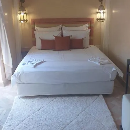 Riad Des Fragrances Dar El Bacha-3