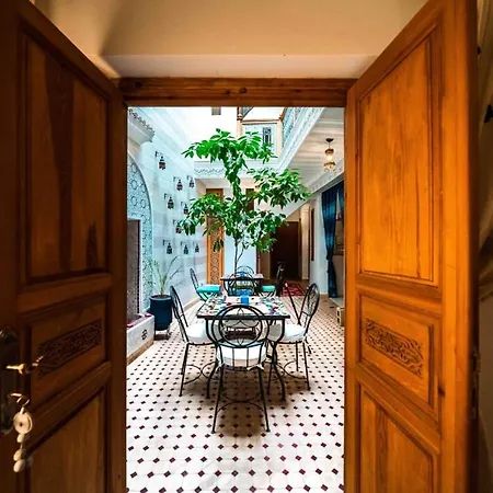 Riad Kiyanjana-2