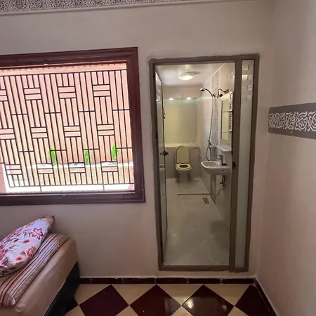 Charmant appartement spacieux avec cour fleurie et Hammam à Targa Marrakech-3