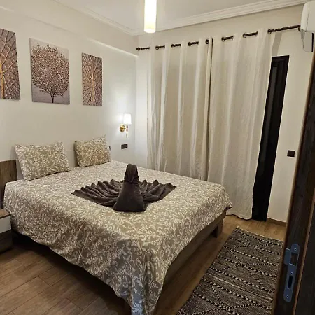 Bitty Apartment-3