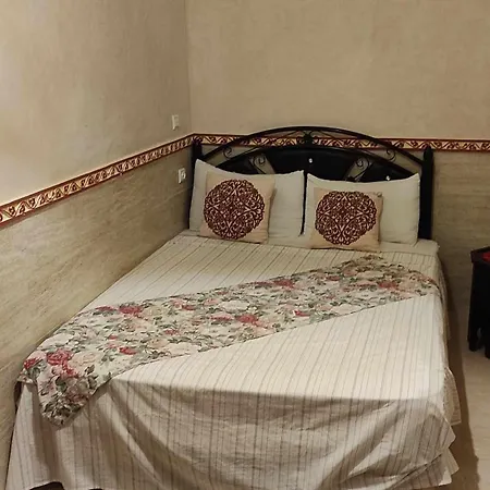 House Miss Rose-3
