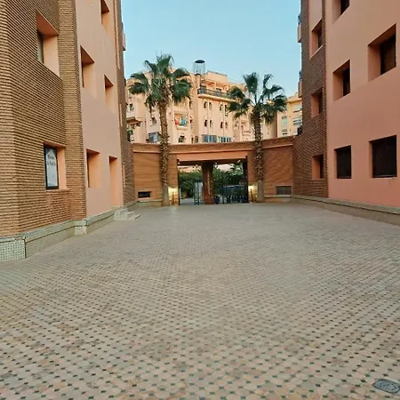 Family Apartment With Pool-2