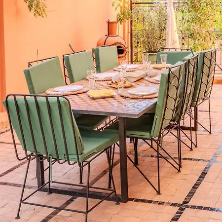 Luxury Villa With Pool, Garden & Gated Security-3