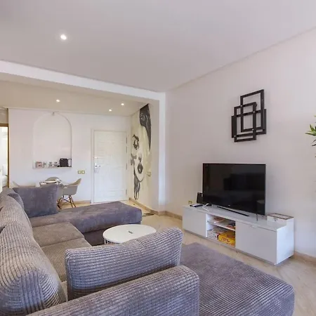 Urban Chic 2 Bedrooms In Utimate City Center-3