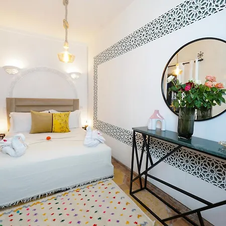 Riad Darna 4 chambres avec piscine et petit déjeuner-2