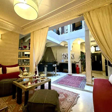 Riad Art De Vivre Avec Jacuzzi-3