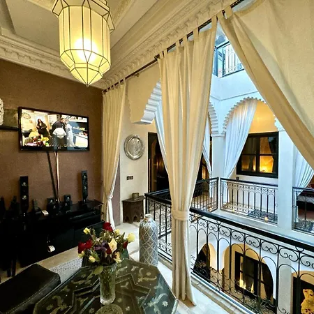 Riad Art De Vivre Avec Jacuzzi-2