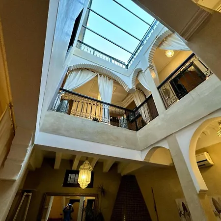 Riad Art De Vivre Avec Jacuzzi-3