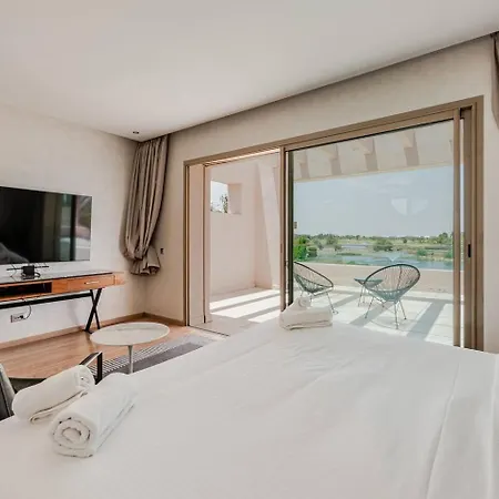 Escape To Luxury: 4 Bedroom Villa On Golf Course-3