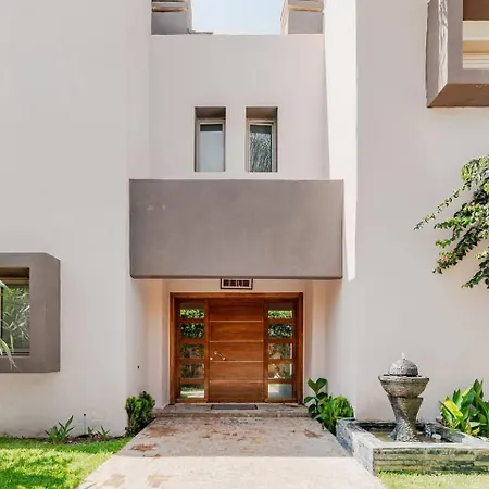 Escape To Luxury: 4 Bedroom Villa On Golf Course-2