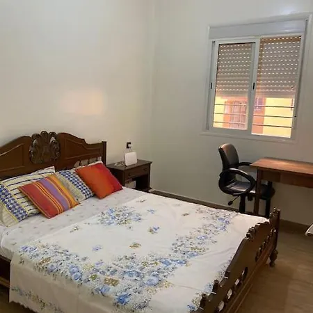 Appartement Moderne Bien Equipee Reservation Juste Pour Les Familles Est Les Couples Maries-3