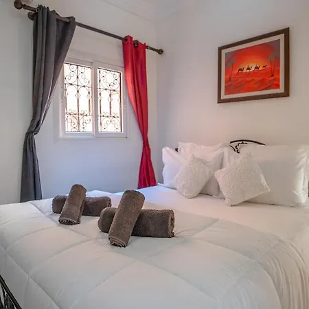 Riad Lalla Aicha -Piscine, 3 suites climatisées&terrasse-3