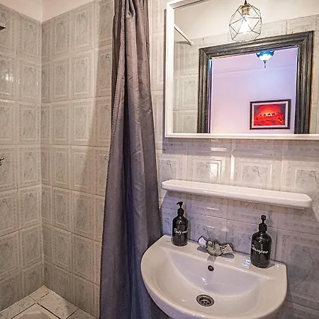 Riad Lalla Aicha -Piscine & 3 Suites Climatisees-2