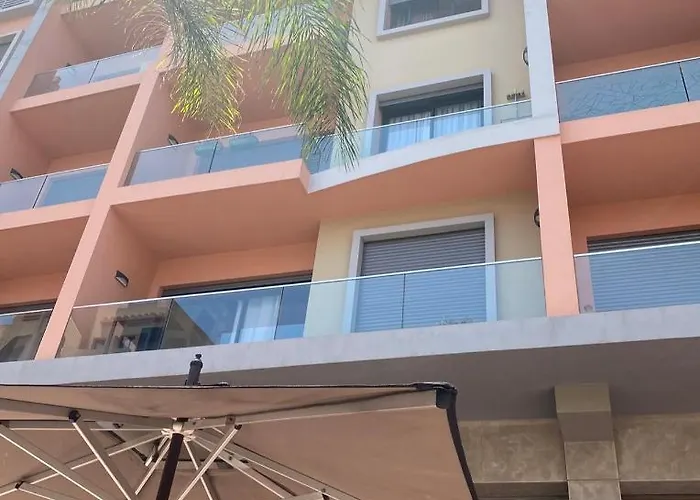 Appartement Avec Terrasse Au Calme En Plein Centre De Marrakech Tres Rare
