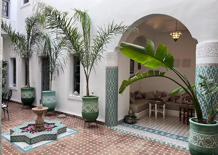 El Arco Rooftop Pool & Spa